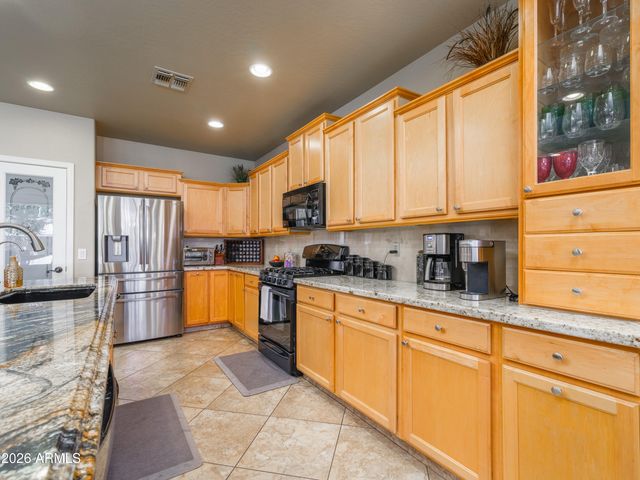 6132 W TOPEKA Drive, Glendale, AZ 85308