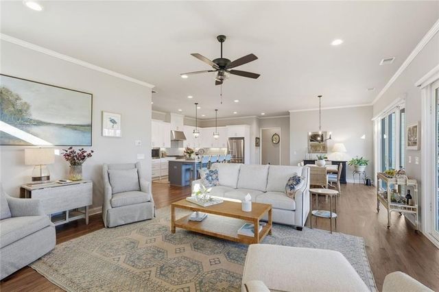 5420 Fishermans Cove, Gainesville, GA 30506