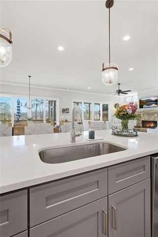 5420 Fishermans Cove, Gainesville, GA 30506