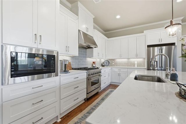 5420 Fishermans Cove, Gainesville, GA 30506