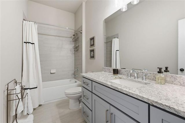 5420 Fishermans Cove, Gainesville, GA 30506