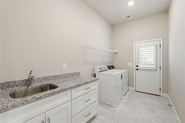 5420 Fishermans Cove, Gainesville, GA 30506