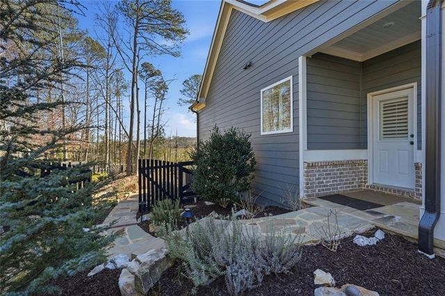 5420 Fishermans Cove, Gainesville, GA 30506