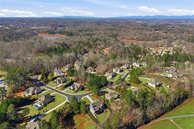 5420 Fishermans Cove, Gainesville, GA 30506