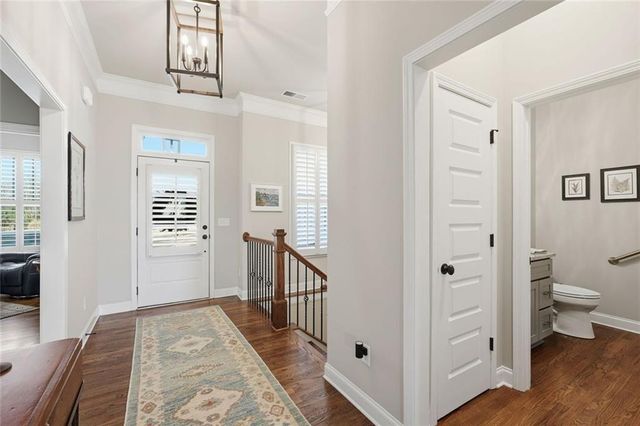 5420 Fishermans Cove, Gainesville, GA 30506