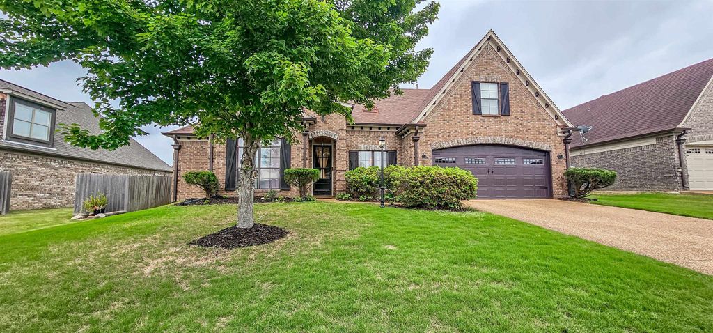 35 WHISPERING CREEK CV, Oakland, TN 38060