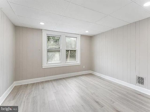 100 W SHARPNACK ST, Philadelphia, PA 19119