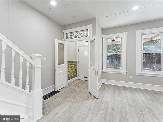 100 W SHARPNACK ST, Philadelphia, PA 19119