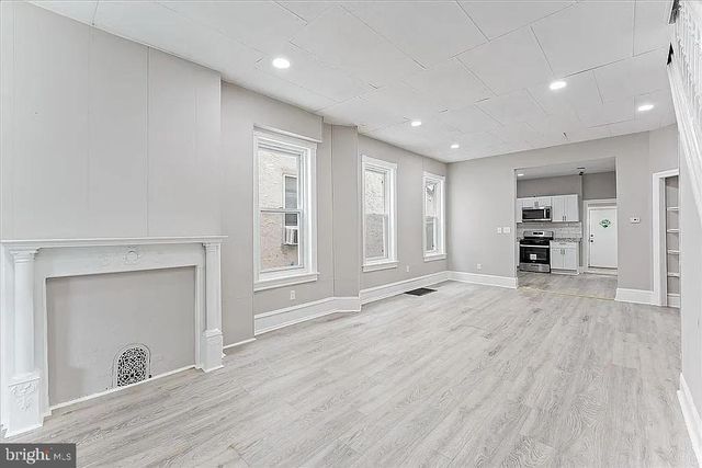 100 W SHARPNACK ST, Philadelphia, PA 19119