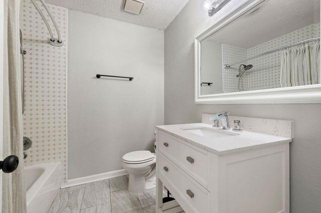 805 Garden Path DR, Round Rock, TX 78664