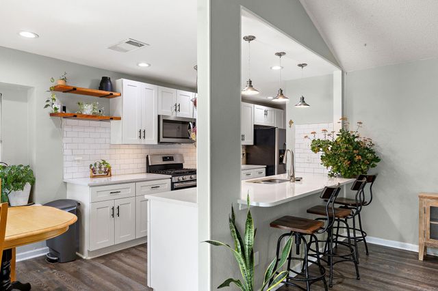 805 Garden Path DR, Round Rock, TX 78664