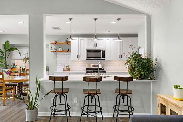 805 Garden Path DR, Round Rock, TX 78664