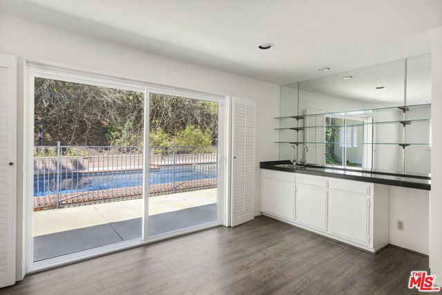 15508 Royal Ridge Road, Sherman Oaks, CA 91403