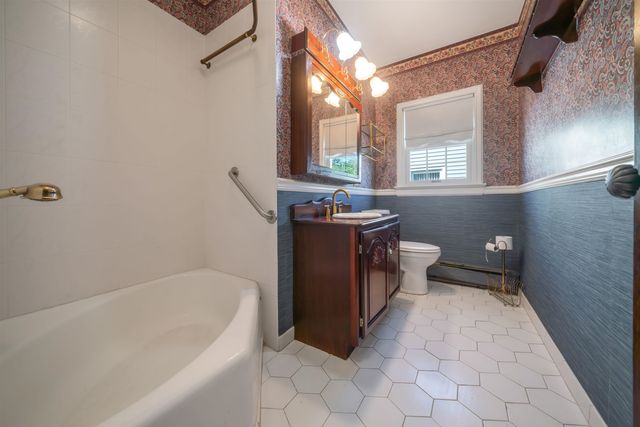 431 VAN RENSSALAER, Ridgefield, NJ 07657