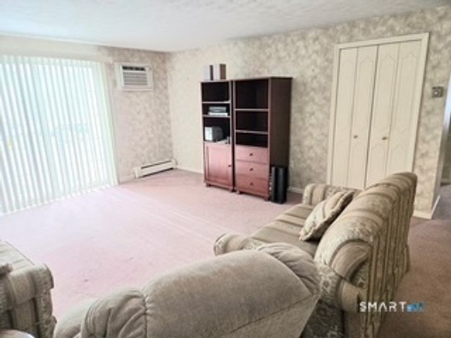 1162 Middle Turnpike West APT B2, Manchester, CT 06040