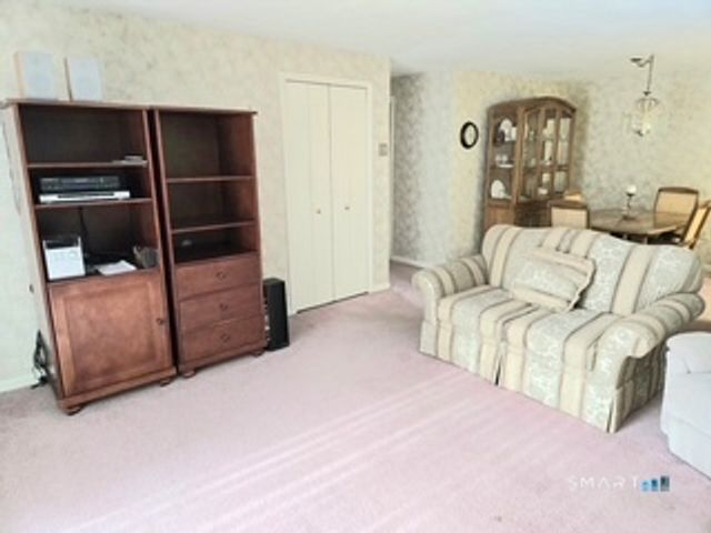 1162 Middle Turnpike West APT B2, Manchester, CT 06040