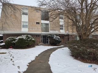 1162 Middle Turnpike West APT B2, Manchester, CT 06040