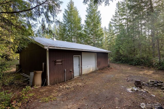 260 NE Kissin Tree Lane, Tahuya, WA 98588