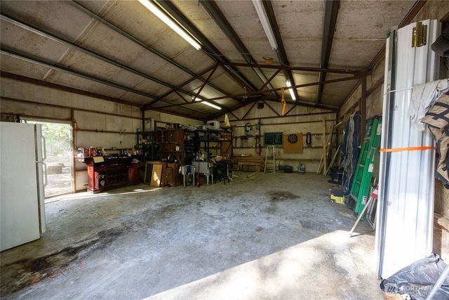 260 NE Kissin Tree Lane, Tahuya, WA 98588