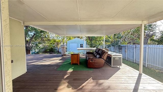 1018 Foster Rd, Hallandale Beach, FL 33009