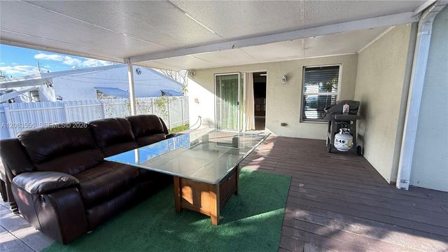 1018 Foster Rd, Hallandale Beach, FL 33009