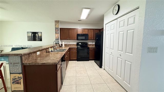 1018 Foster Rd, Hallandale Beach, FL 33009