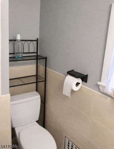 556 Compton Ave, Perth Amboy City, NJ 08861