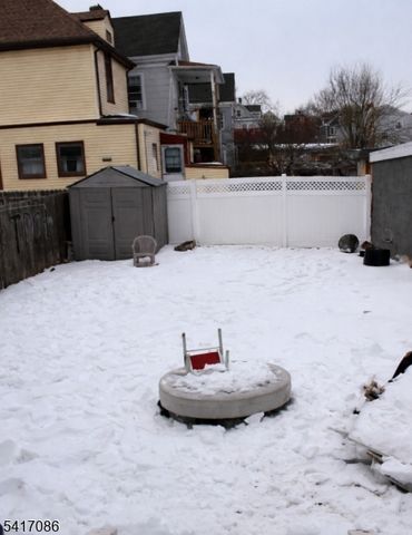 556 Compton Ave, Perth Amboy City, NJ 08861