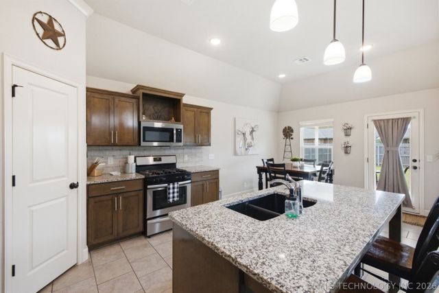 1542 E 137th Street, Glenpool, OK 74033