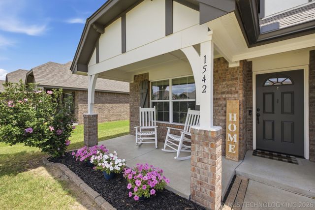1542 E 137th Street, Glenpool, OK 74033
