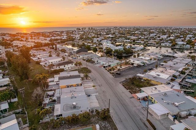 454 63RD STREET, Holmes Beach, FL 34217