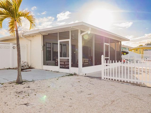 454 63RD STREET, Holmes Beach, FL 34217