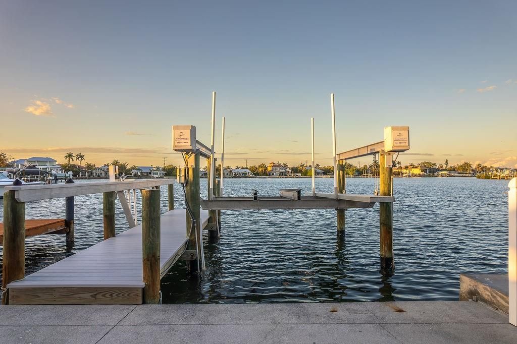 454 63RD STREET, Holmes Beach, FL 34217