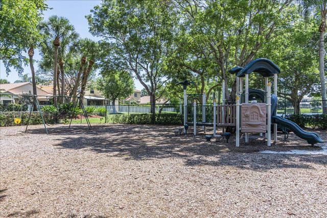 3551 Chesapeake Circle, Boynton Beach, FL 33436
