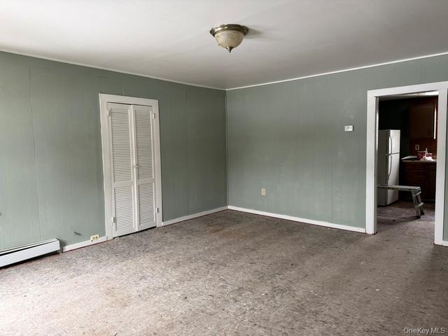 19 Bloomingburg Road, Middletown, NY 10940