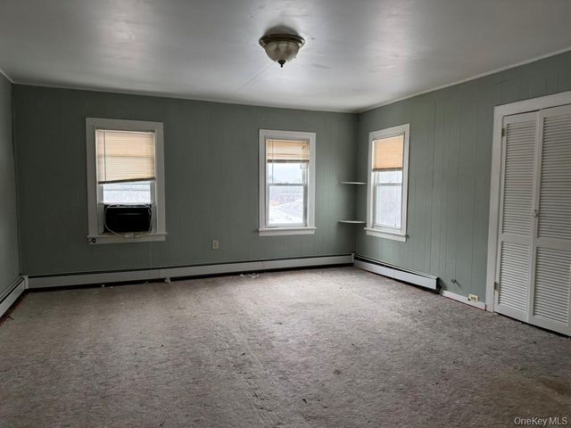 19 Bloomingburg Road, Middletown, NY 10940