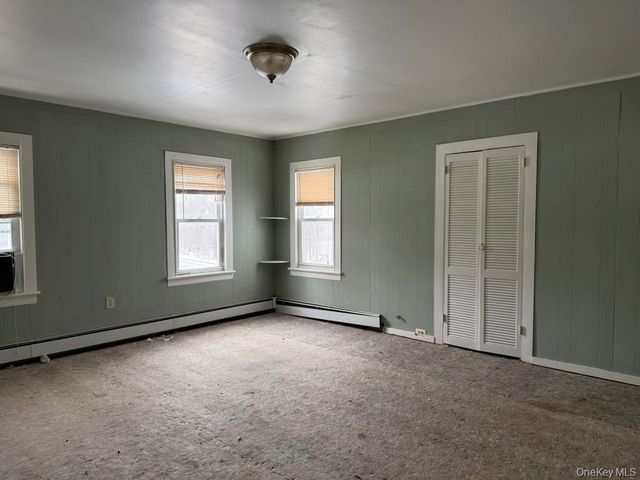 19 Bloomingburg Road, Middletown, NY 10940