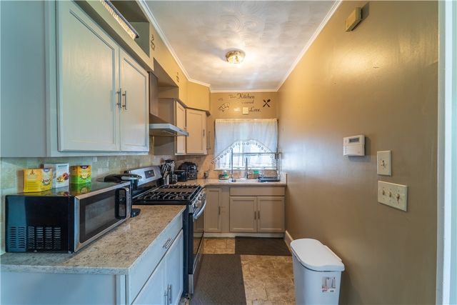 18 Dunnell Avenue, Pawtucket, RI 02860
