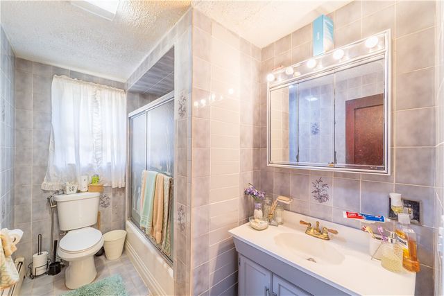 18 Dunnell Avenue, Pawtucket, RI 02860