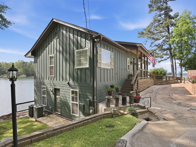 369 Honeysuckle Hill, Tallassee, AL 36078