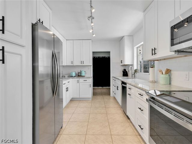 1645 Ardmore RD, Fort Myers, FL 33901