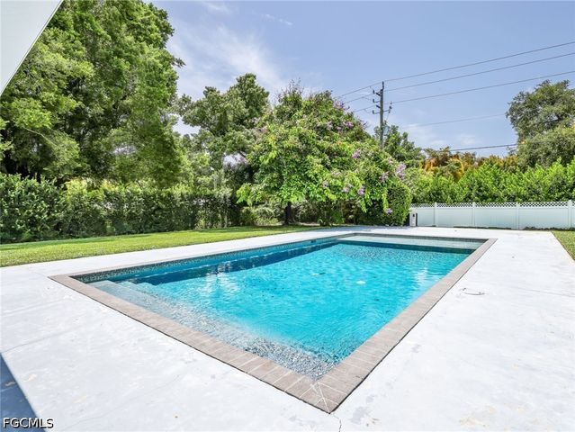 1645 Ardmore RD, Fort Myers, FL 33901