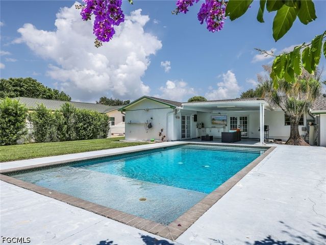 1645 Ardmore RD, Fort Myers, FL 33901