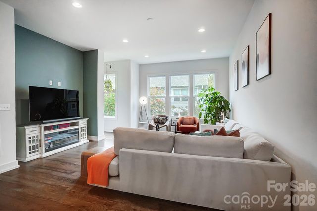 1207 E 36th Street 6, Charlotte, NC 28205