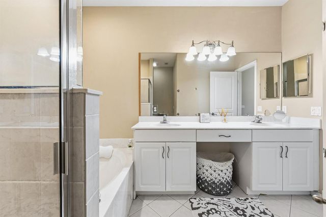 624 NE Bent Paddle Lane, Port St. Lucie, FL 34983