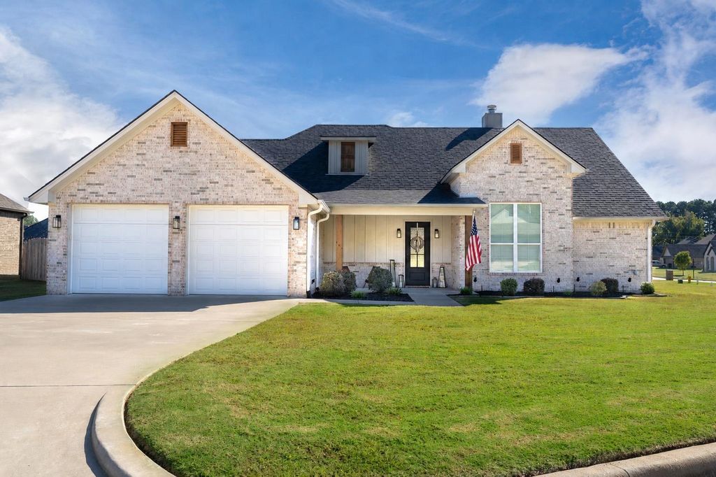 201 Saddle Brook Circle, Hallsville, TX 75650