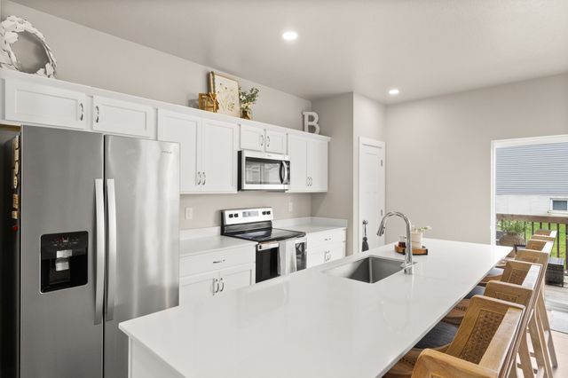 2939 Kestrel Street, Norwalk, IA 50211