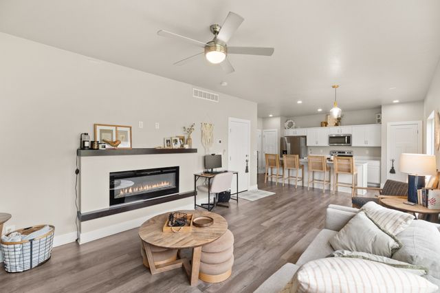 2939 Kestrel Street, Norwalk, IA 50211