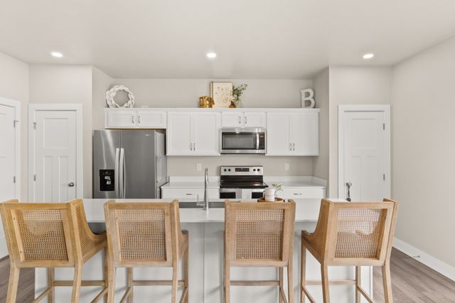 2939 Kestrel Street, Norwalk, IA 50211