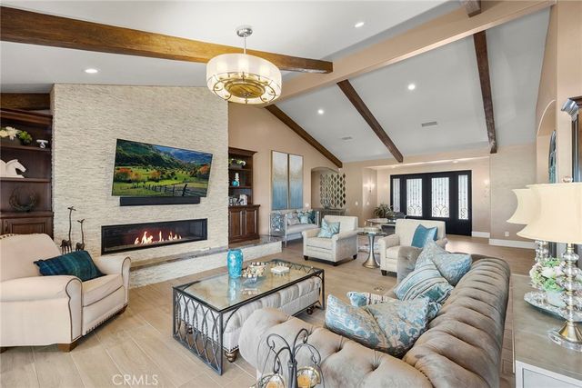 6001 Country View, Yorba Linda, CA 92886